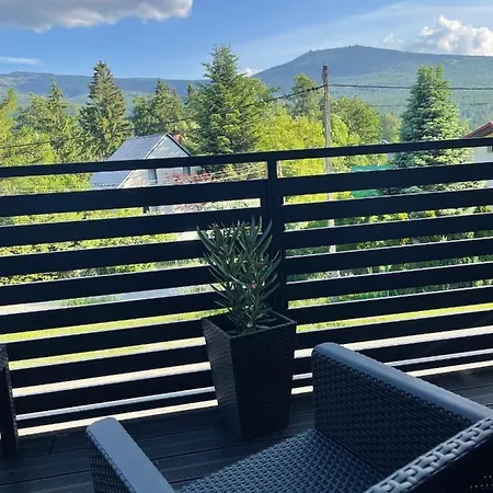 Z Widokiem - Z Widokiem Na Gory I Zewnetrzna Balia * 斯克拉斯卡波伦巴